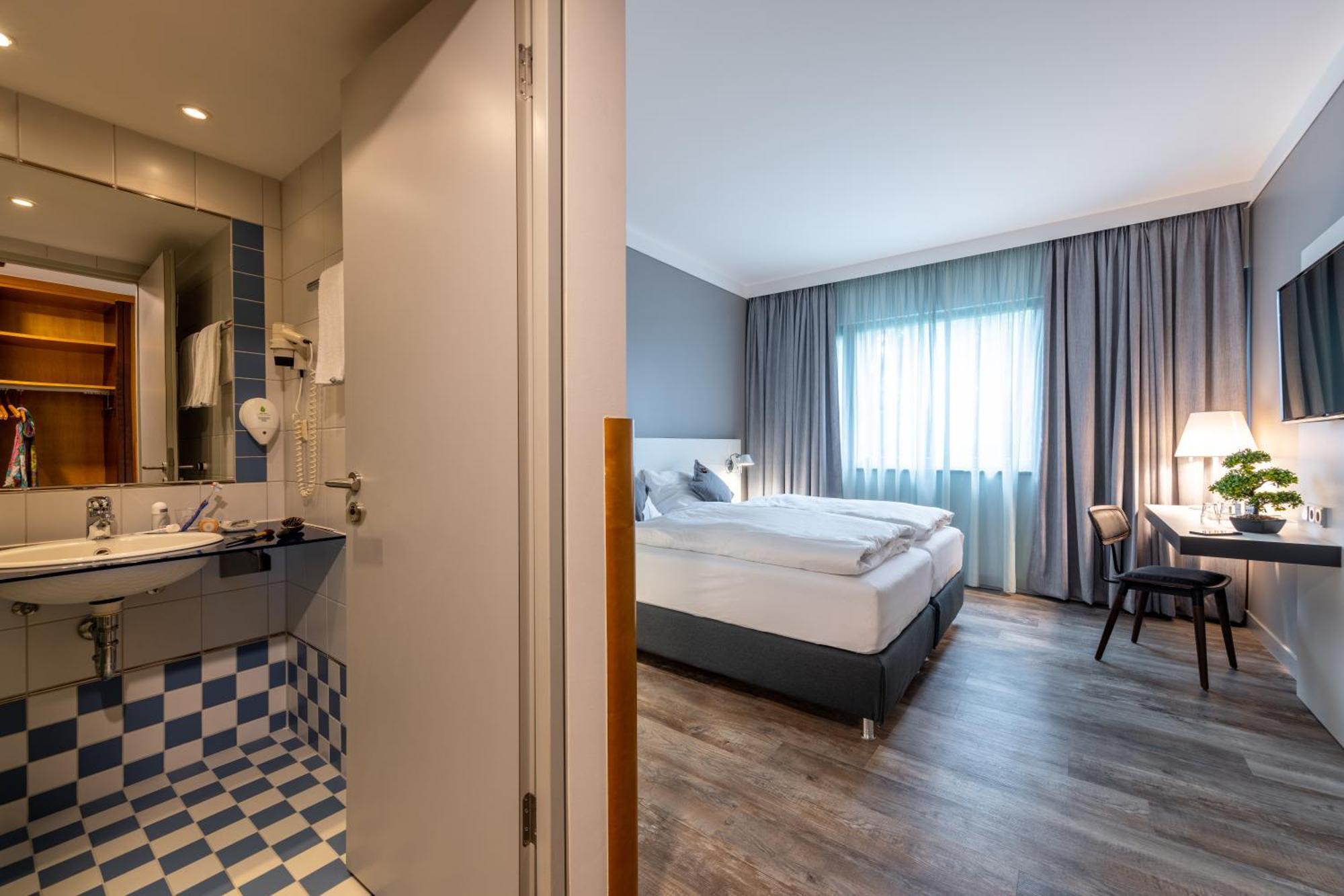 Hotel Leipheim Sued Экстерьер фото