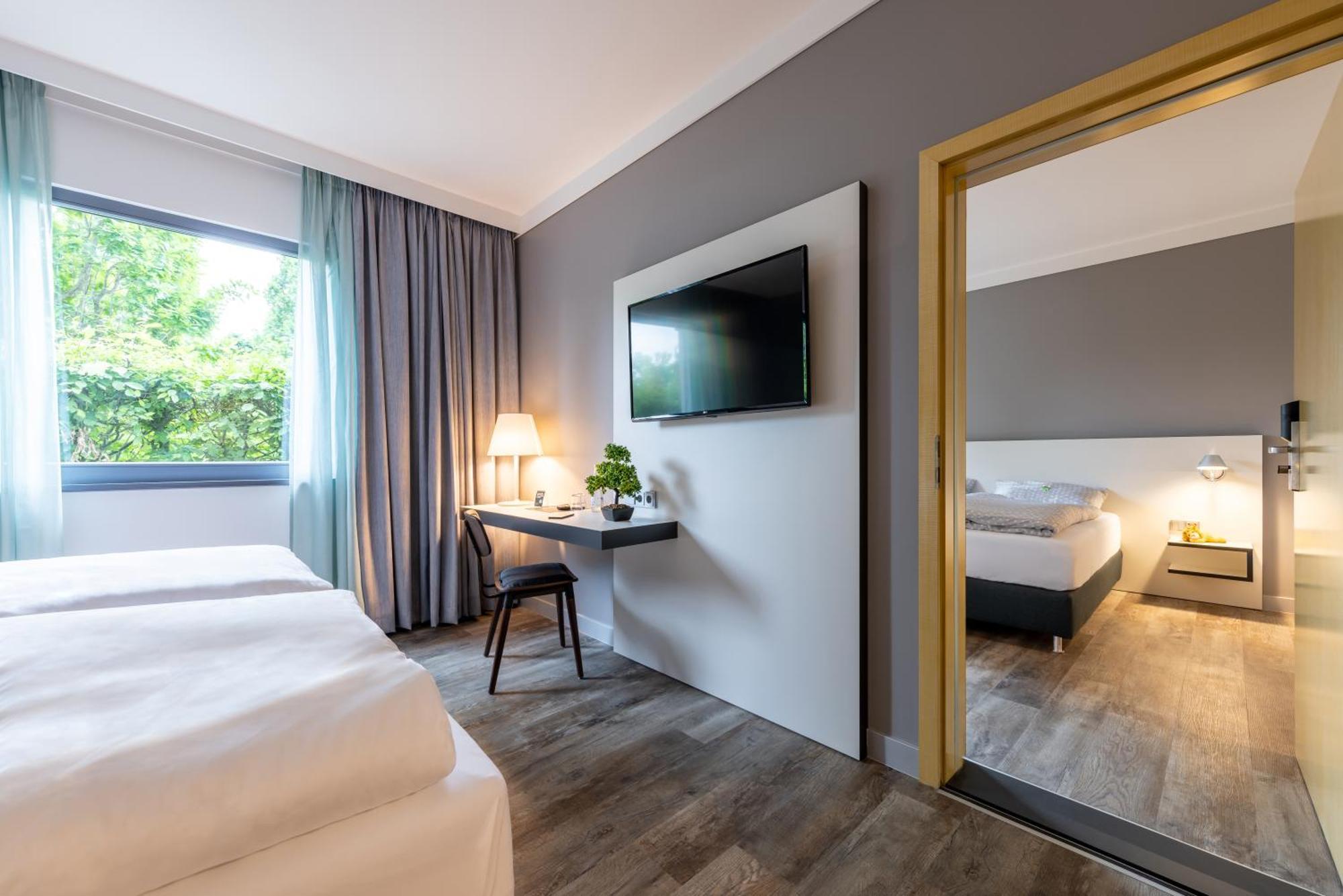 Hotel Leipheim Sued Экстерьер фото