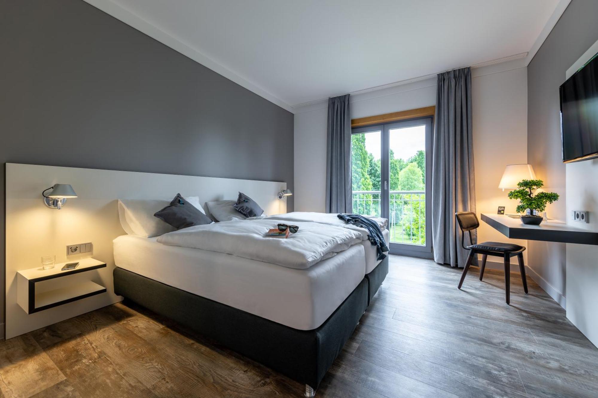 Hotel Leipheim Sued Экстерьер фото